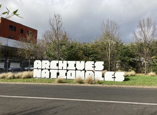 duży napis Archives Nationales